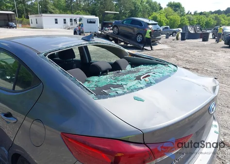 2018 Hyundai Elantra Value Edition из США, поврежденный, VIN 5NPD84LF4JH363889